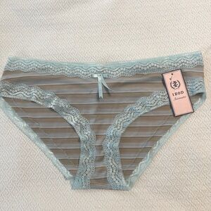 NWT ladies Izod panties